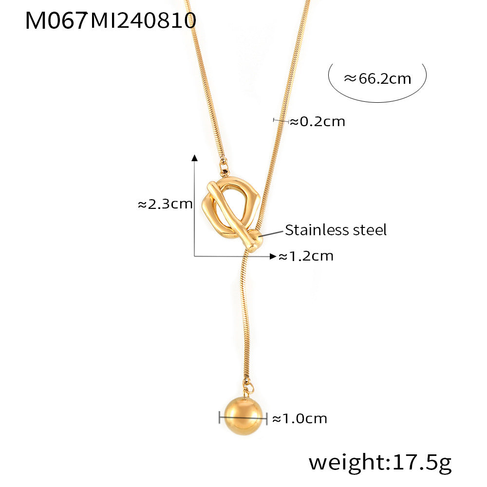 A necklace jewelry