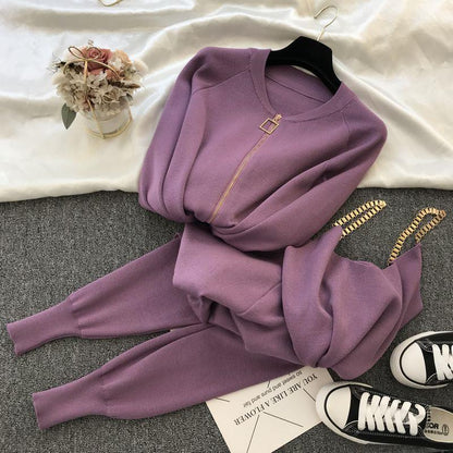 A women's set three-piece set