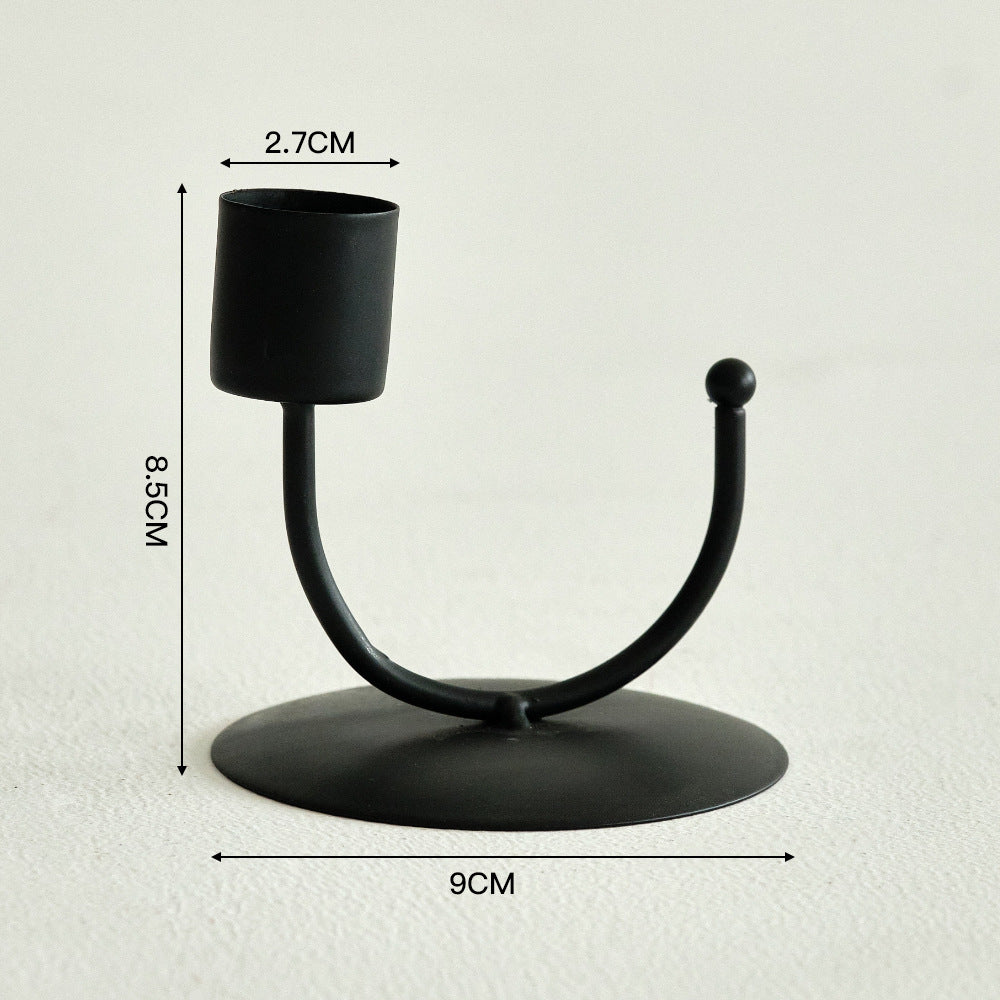 A new wrought iron U-shaped double-ended metal candle holder, dining table, candle ware, Nordic simple light luxury decorative ornament