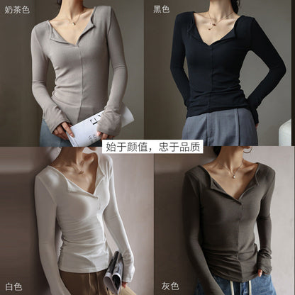 A long-sleeved top