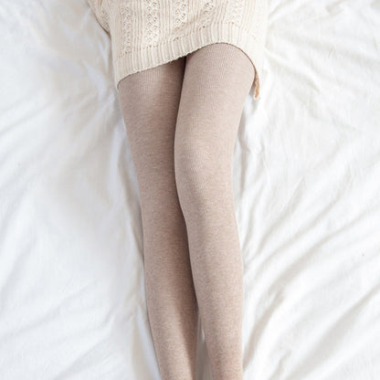 A maternity leggings