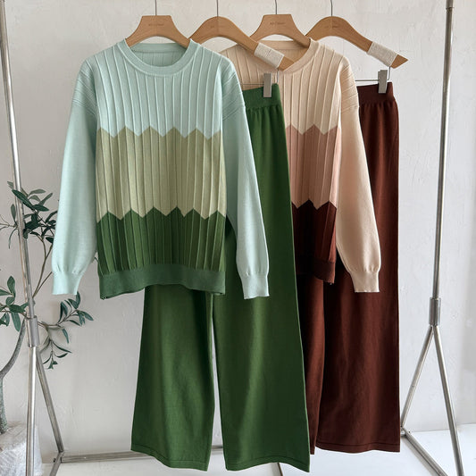 A long-sleeved knitted sweater two-piece set