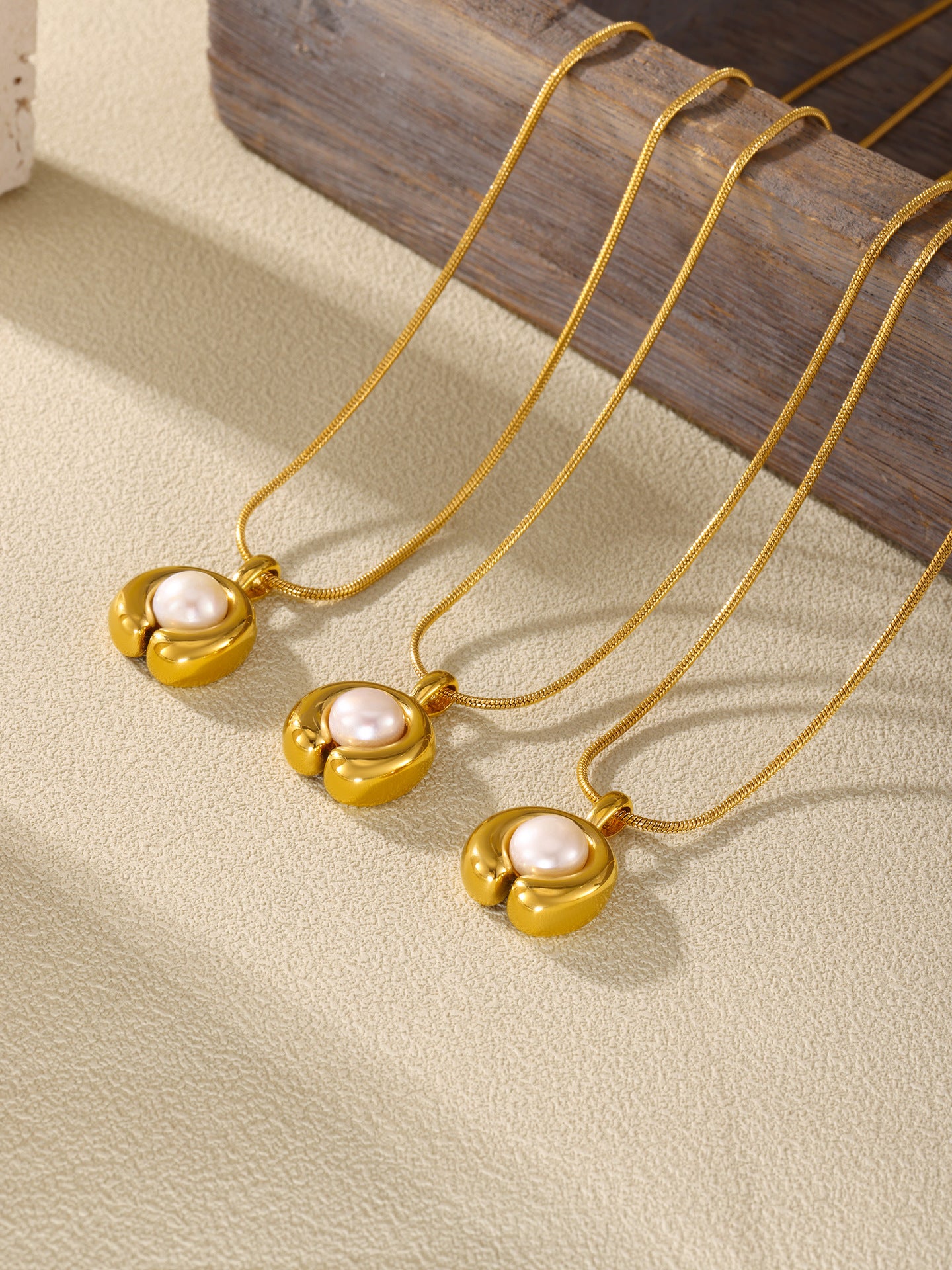 A necklace jewelry