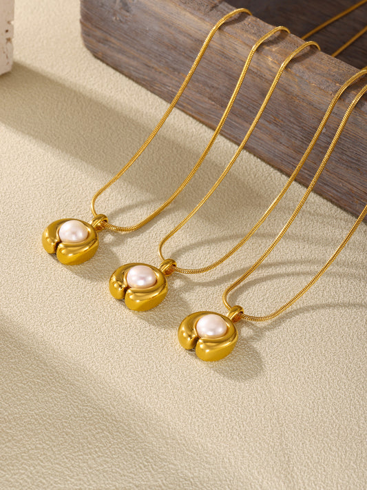 A necklace jewelry
