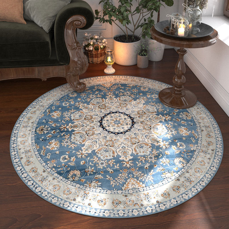 A round carpet