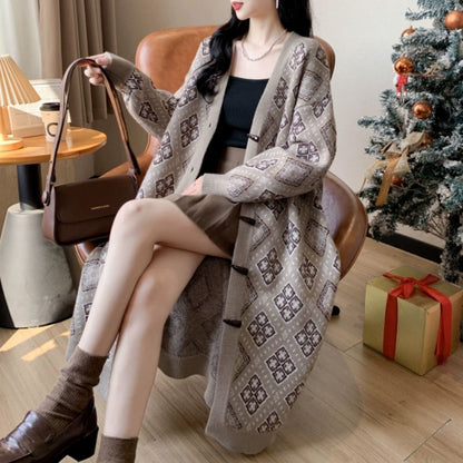 A long knit jacket